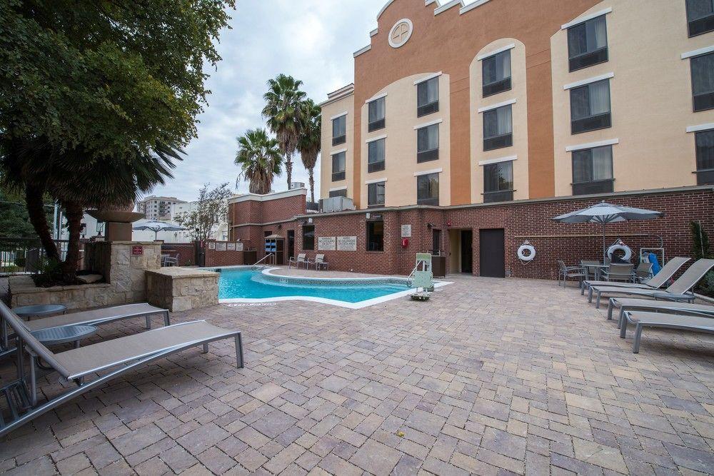 Springhill Suites By Marriott San Antonio Downtown-Riverwalk Area Екстер'єр фото